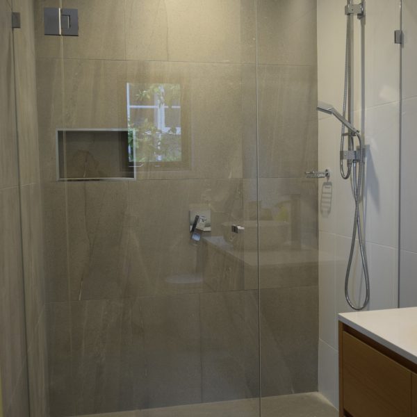 frameless shower screen in Melbourne bathroom